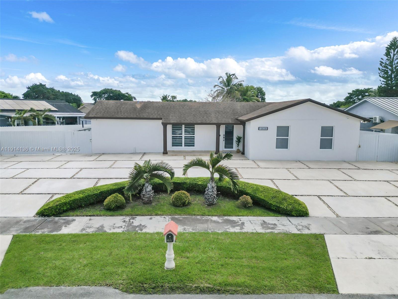 MEADOW WOOD MANOR #4 - Residential