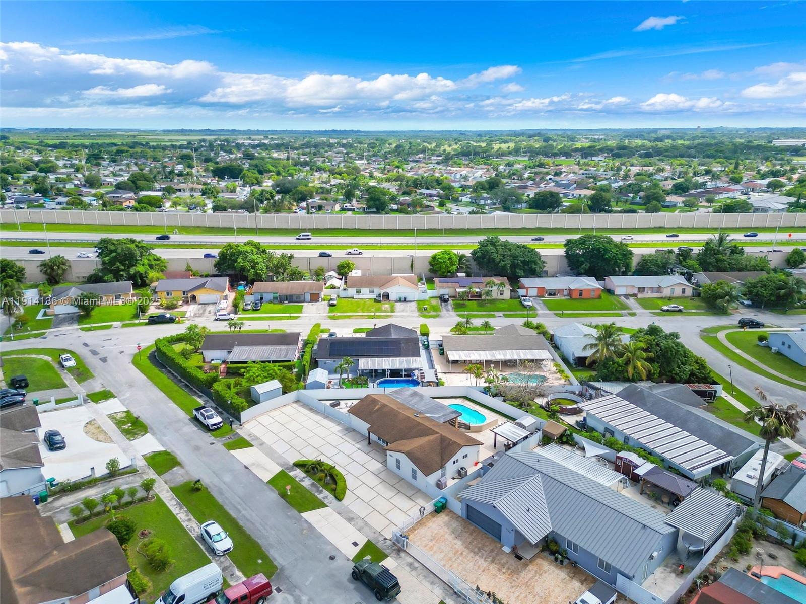 MEADOW WOOD MANOR #4 - Residential