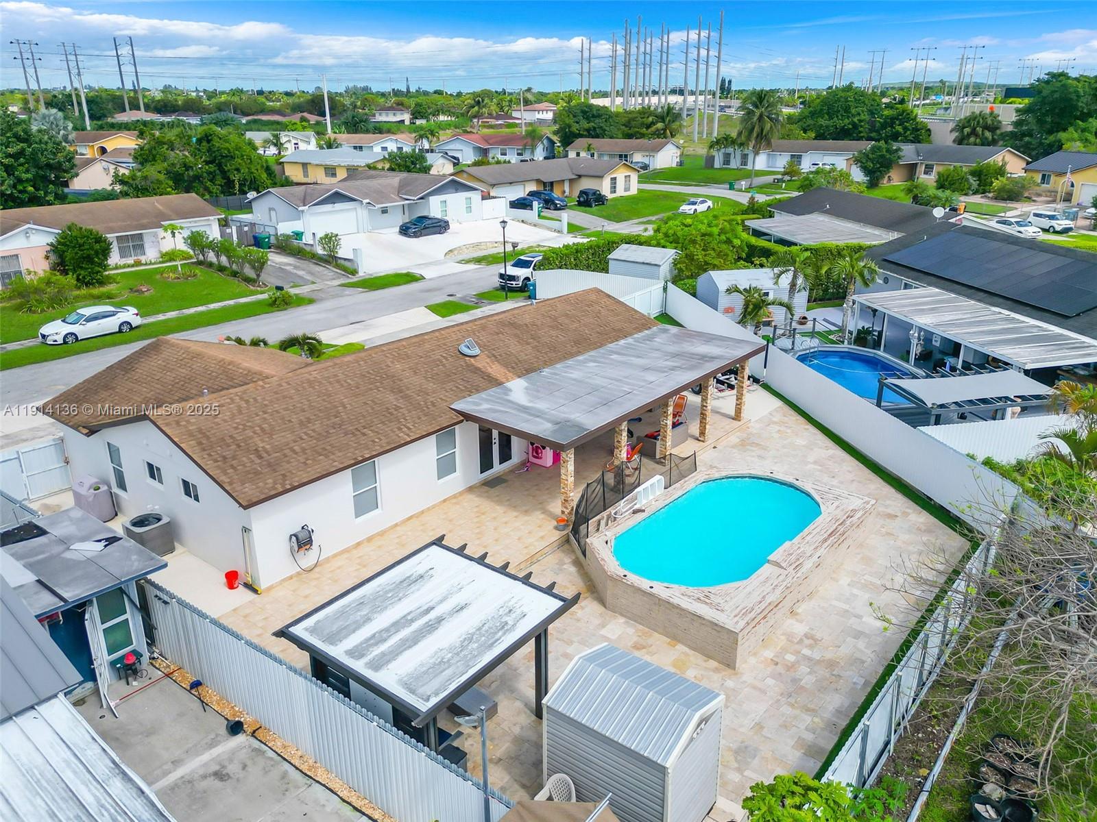 MEADOW WOOD MANOR #4 - Residential