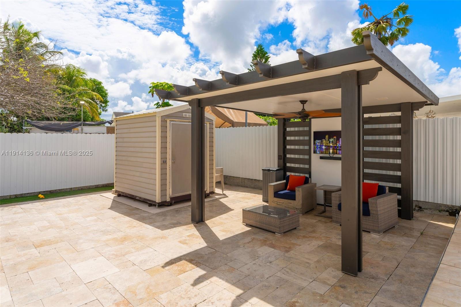 MEADOW WOOD MANOR #4 - Residential