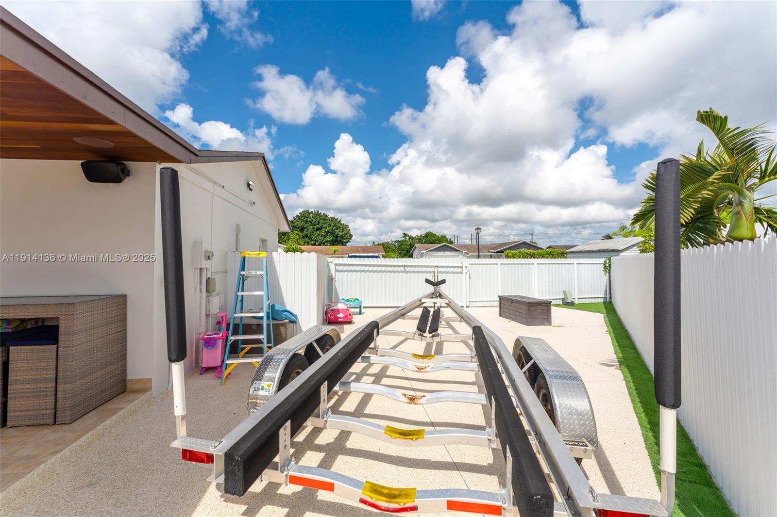 MEADOW WOOD MANOR #4 - Residential