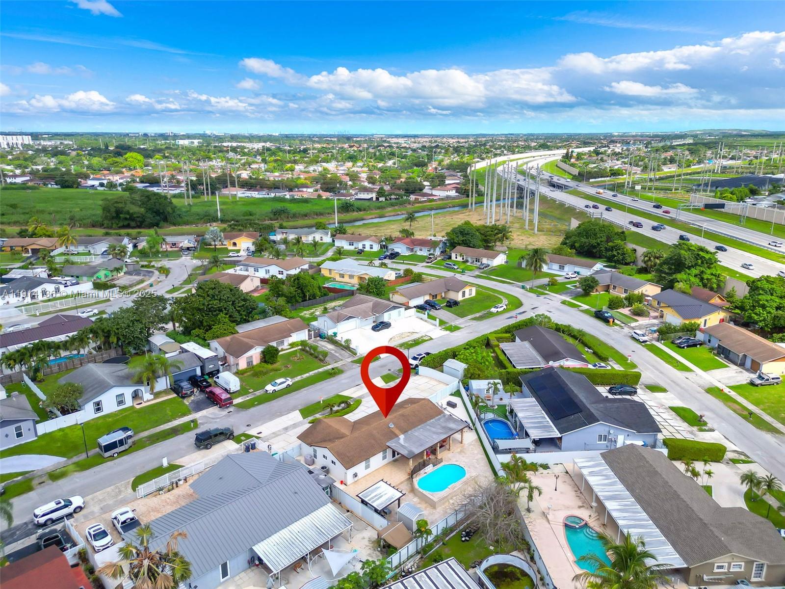 MEADOW WOOD MANOR #4 - Residential