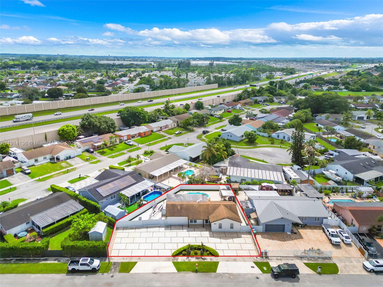 MEADOW WOOD MANOR #4 - Residential