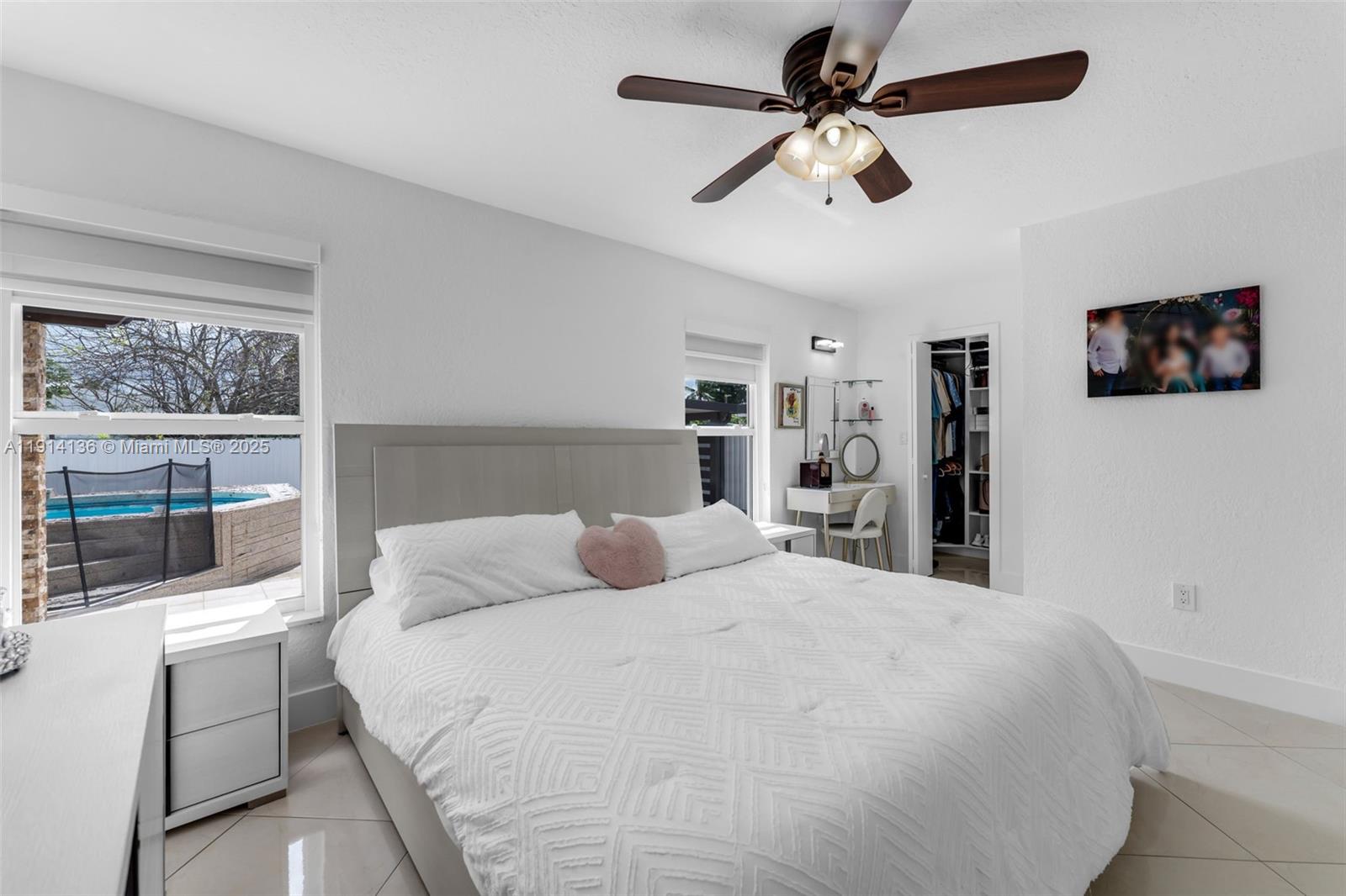 MEADOW WOOD MANOR #4 - Residential