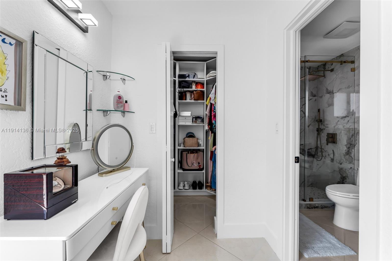 MEADOW WOOD MANOR #4 - Residential