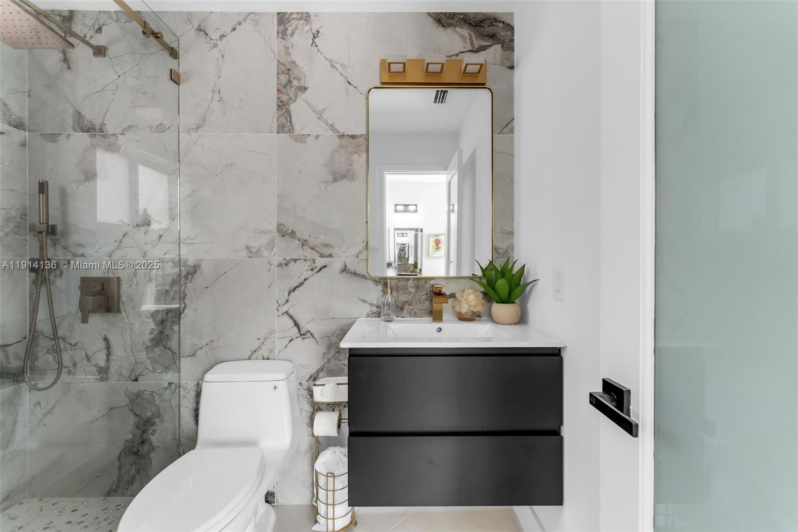 MEADOW WOOD MANOR #4 - Residential