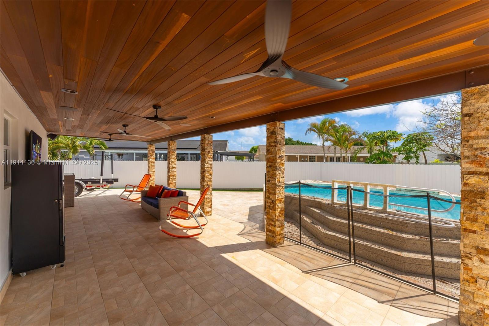 MEADOW WOOD MANOR #4 - Residential