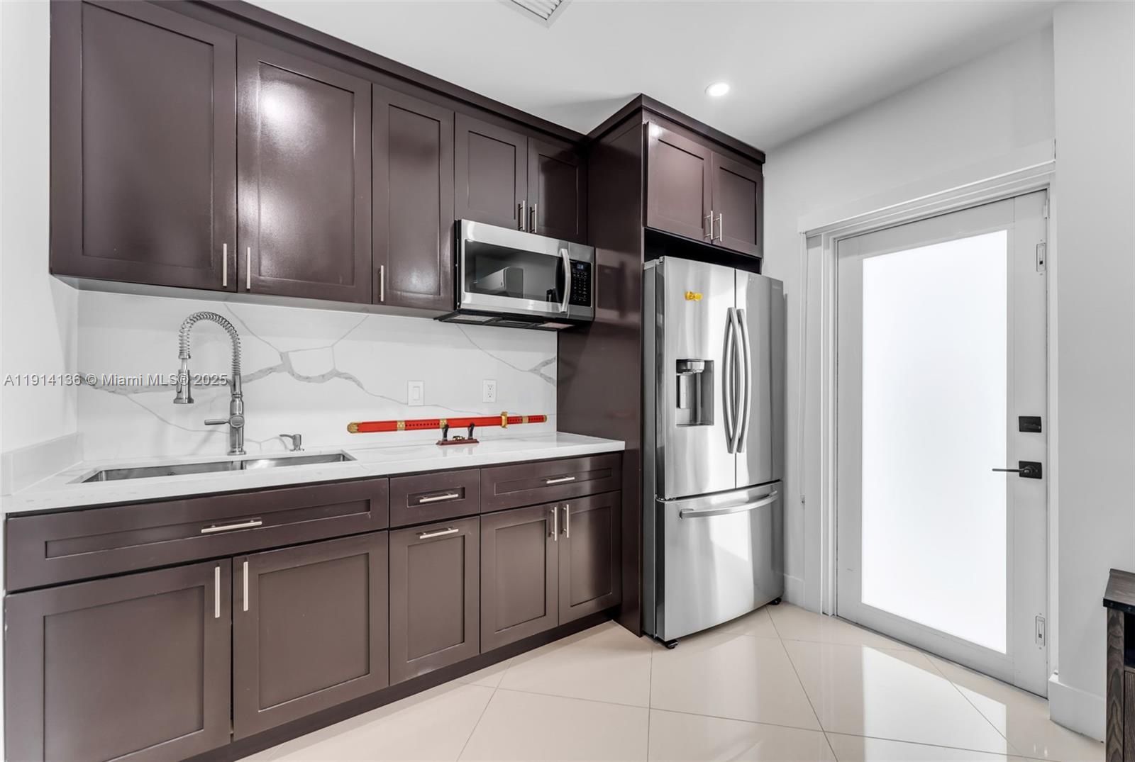 MEADOW WOOD MANOR #4 - Residential