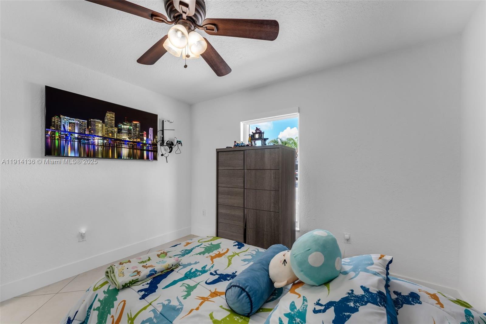 MEADOW WOOD MANOR #4 - Residential