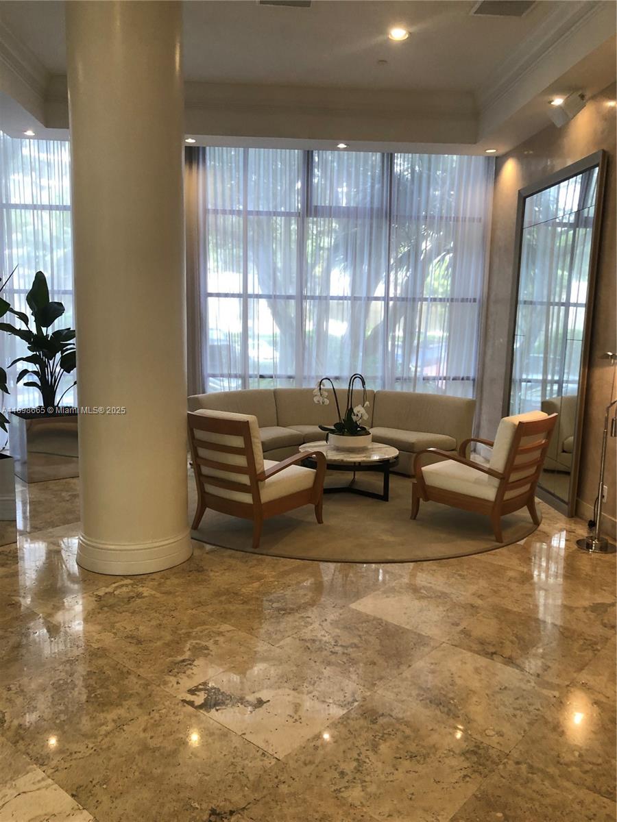 ISOLA CONDO - Residential