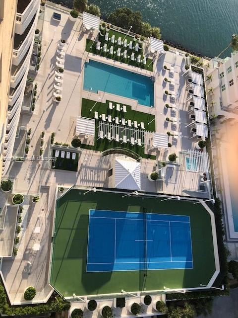 ISOLA CONDO - Residential