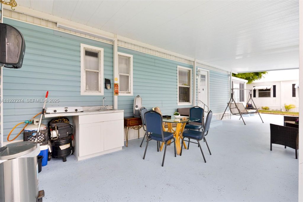 Photo of 53005 del Rio Bay, Palm Beach, FL 33436 (MLS # A11927274)