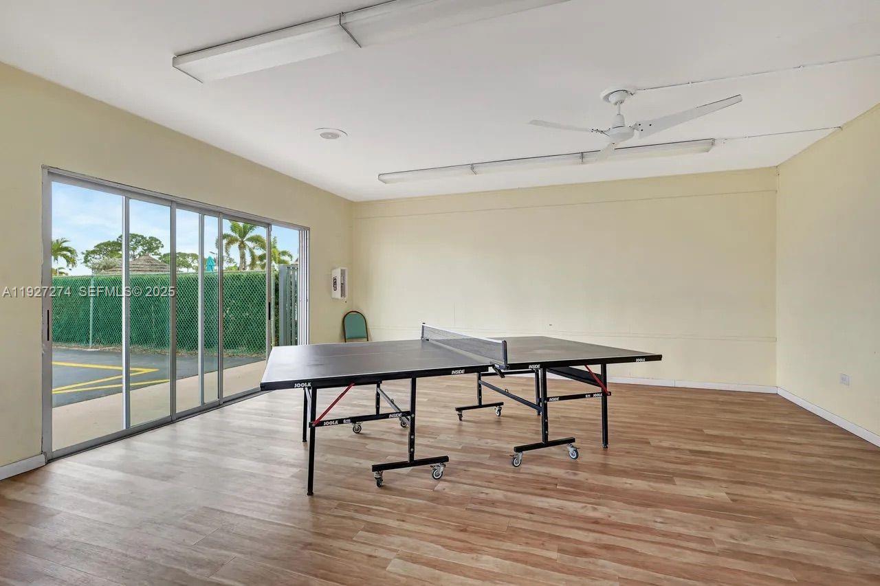 JAMAICA BAY MOBILE HOME CO - Residential