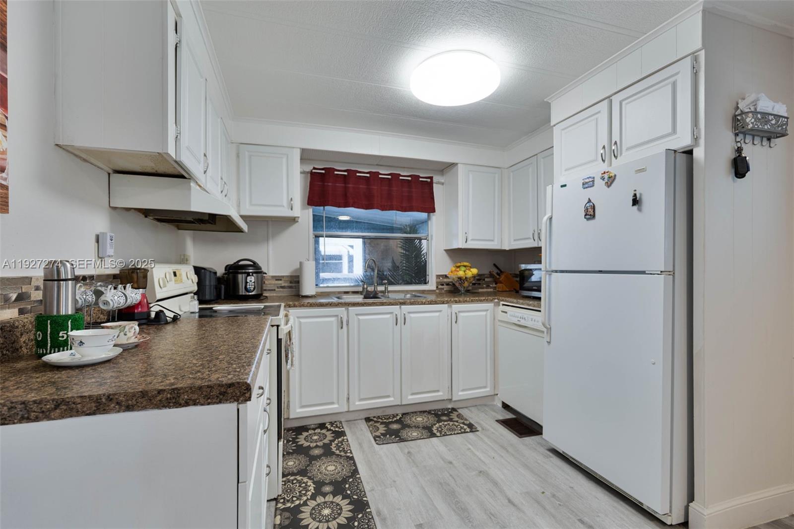 JAMAICA BAY MOBILE HOME CO - Residential