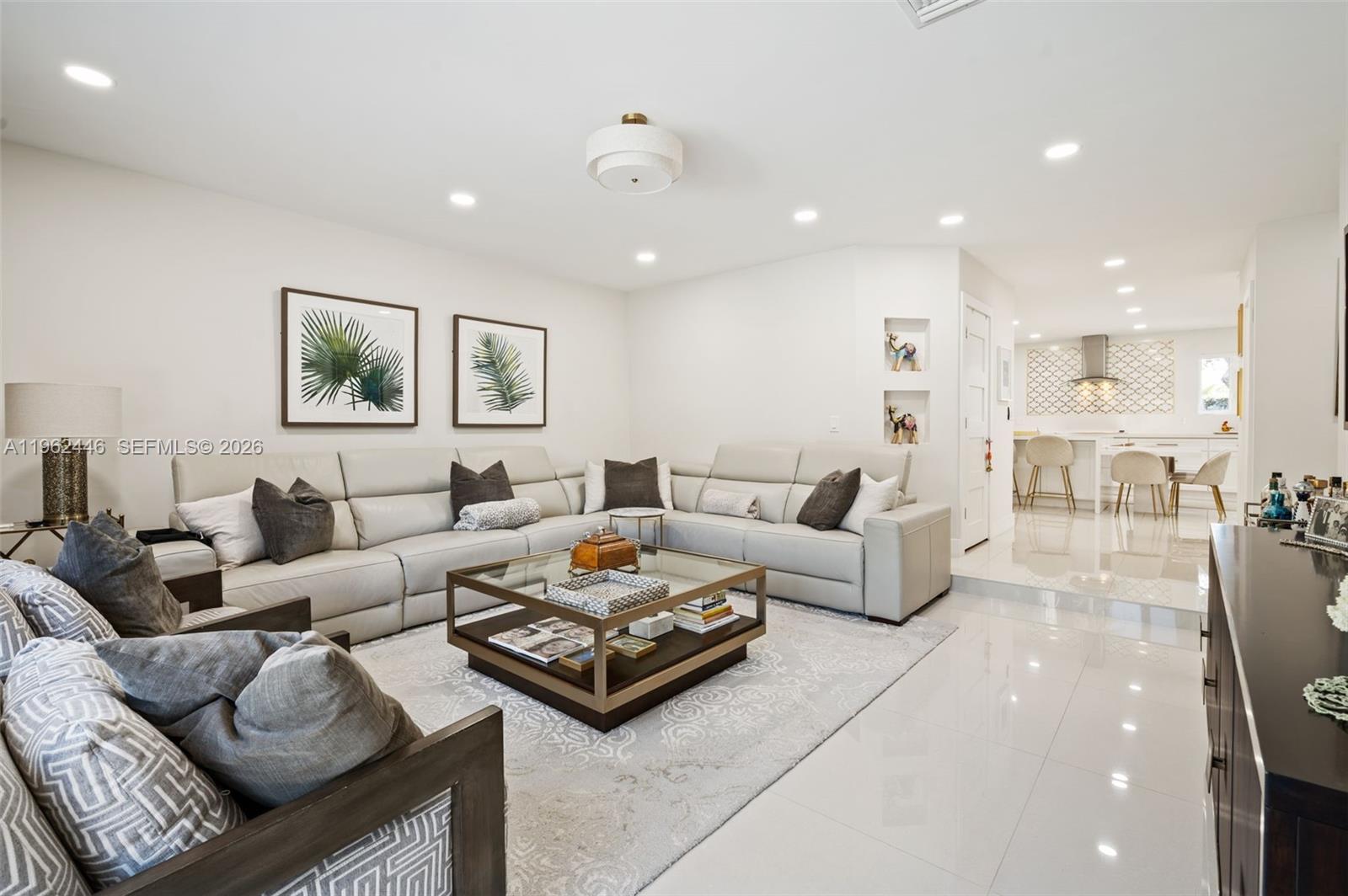 MIAMI LAKES - LOCH LOMOND - Residential