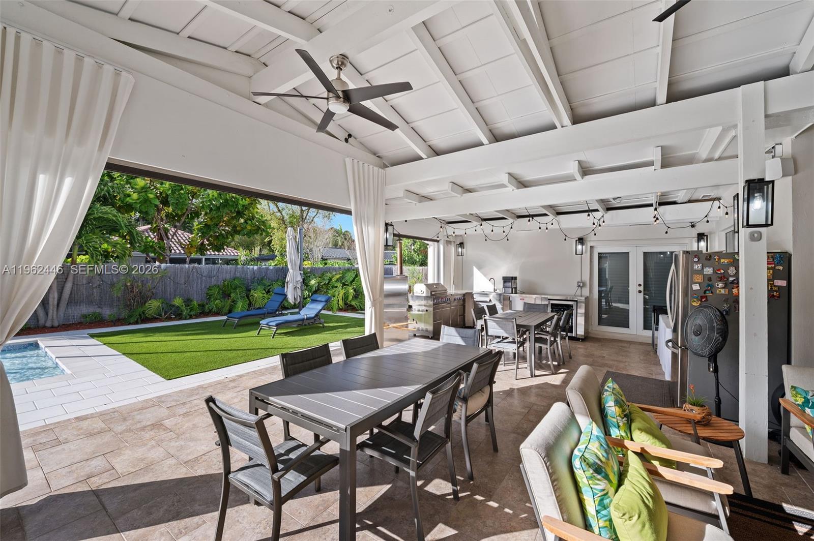 MIAMI LAKES - LOCH LOMOND - Residential