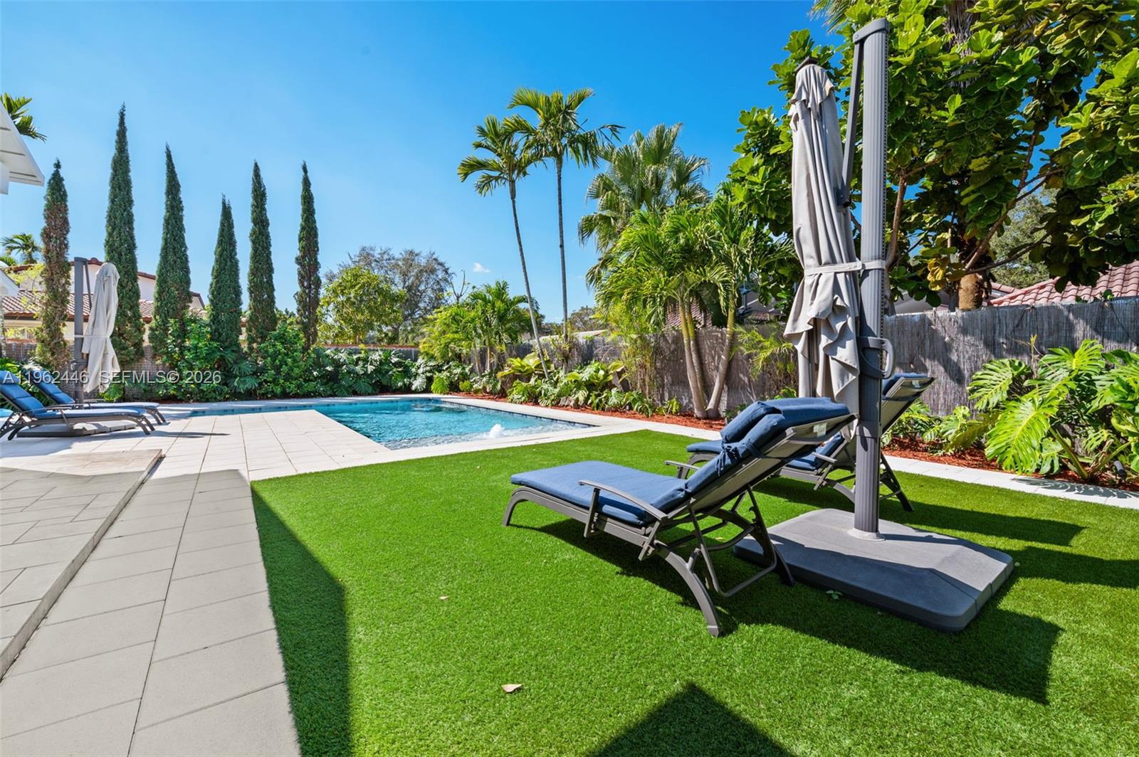 MIAMI LAKES - LOCH LOMOND - Residential