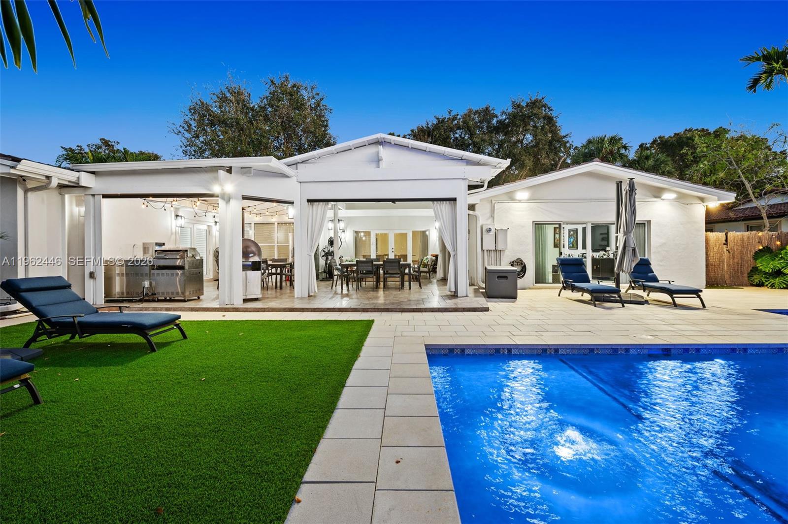 MIAMI LAKES - LOCH LOMOND - Residential