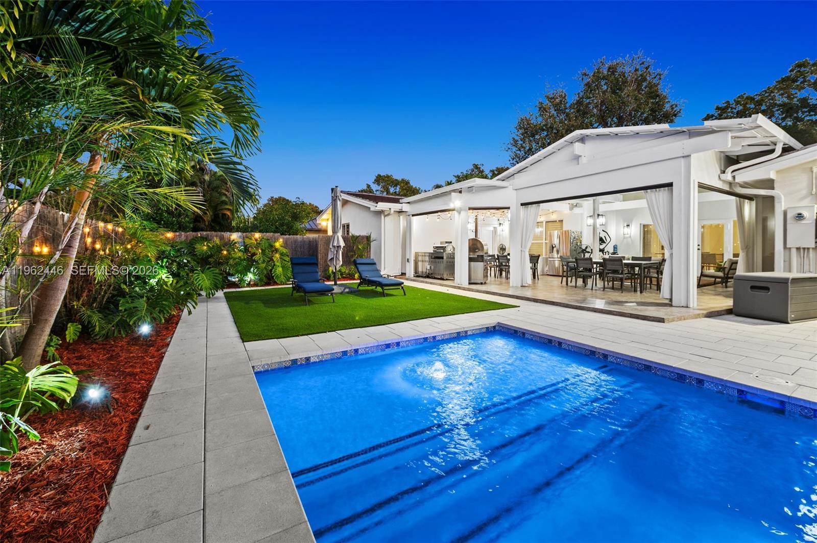 MIAMI LAKES - LOCH LOMOND - Residential