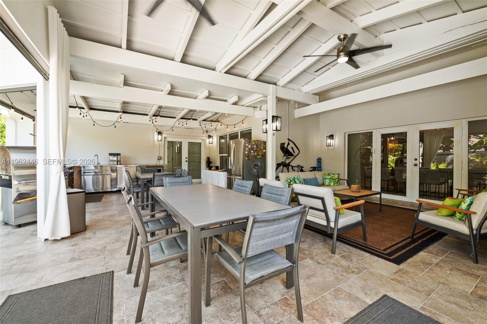 MIAMI LAKES - LOCH LOMOND - Residential