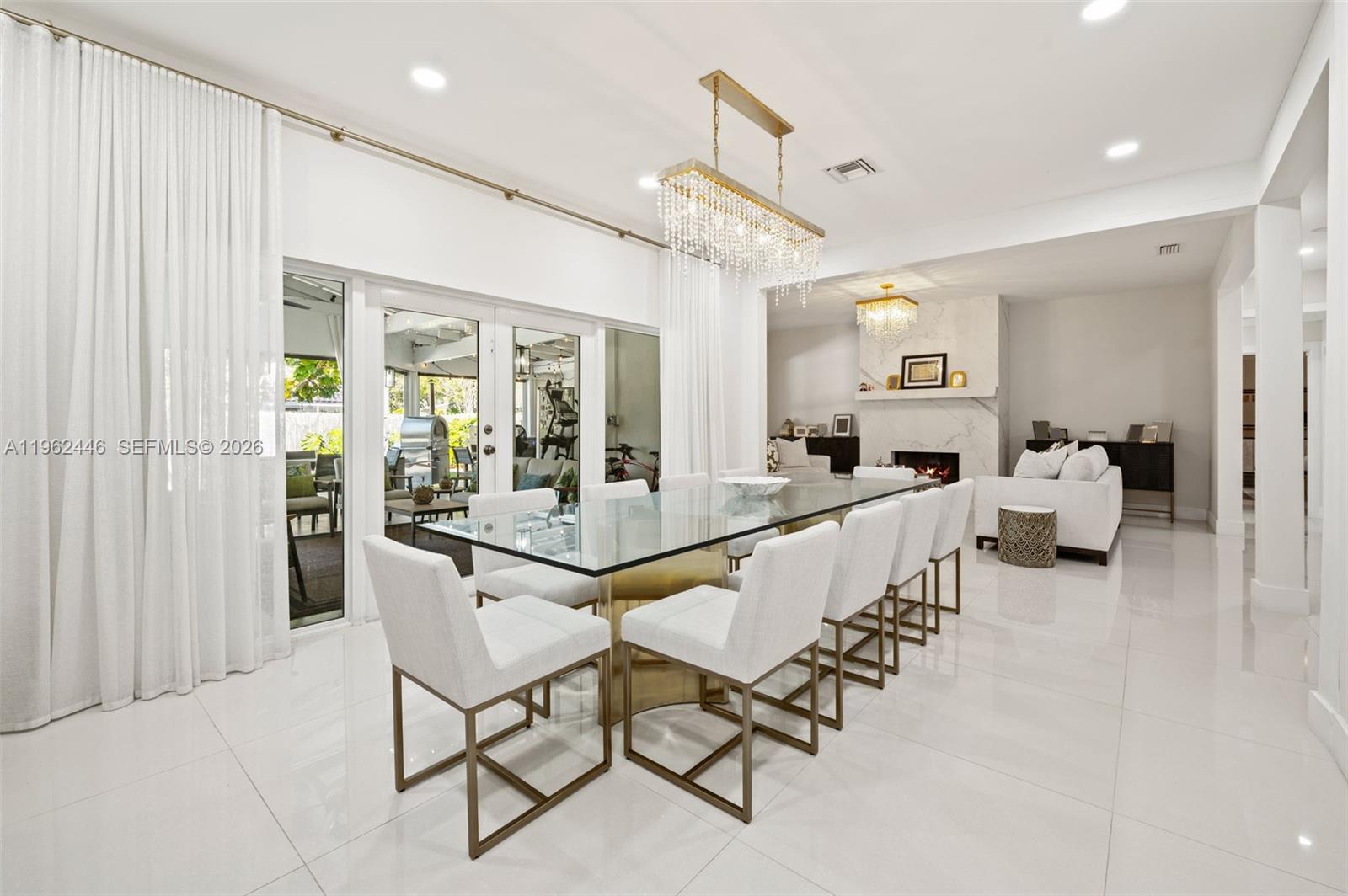 MIAMI LAKES - LOCH LOMOND - Residential