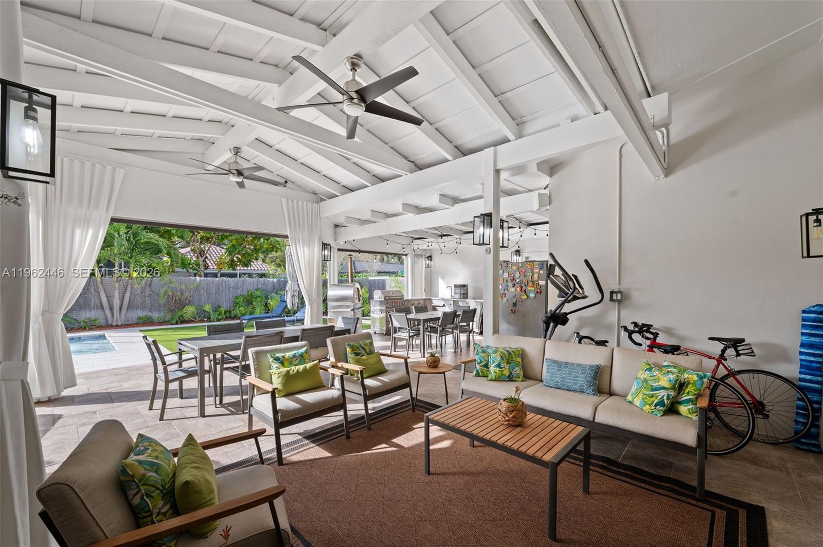 MIAMI LAKES - LOCH LOMOND - Residential