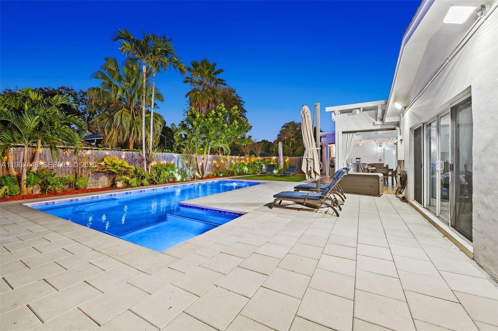 MIAMI LAKES - LOCH LOMOND - Residential