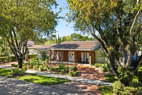 16140 Aberdeen Way Miami Lakes FL 33014