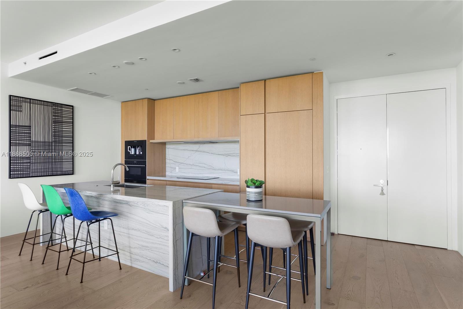 8701 Collins Ave 604