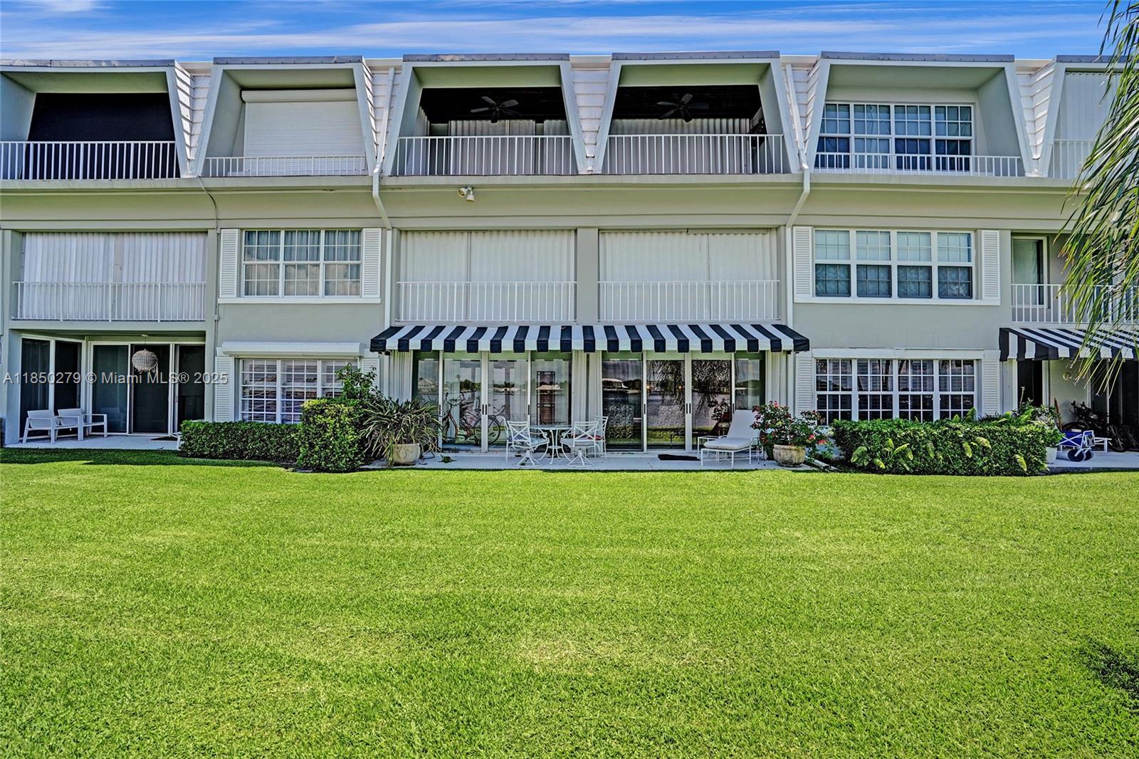 CHATEAU CHEVERNY IBIS ISL - Residential