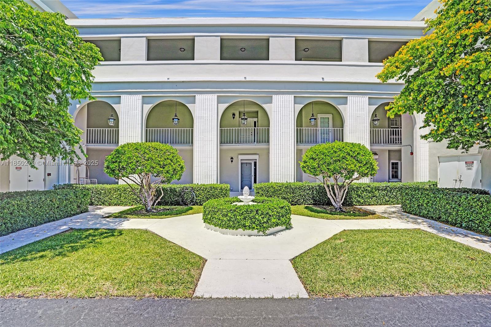 CHATEAU CHEVERNY IBIS ISL - Residential