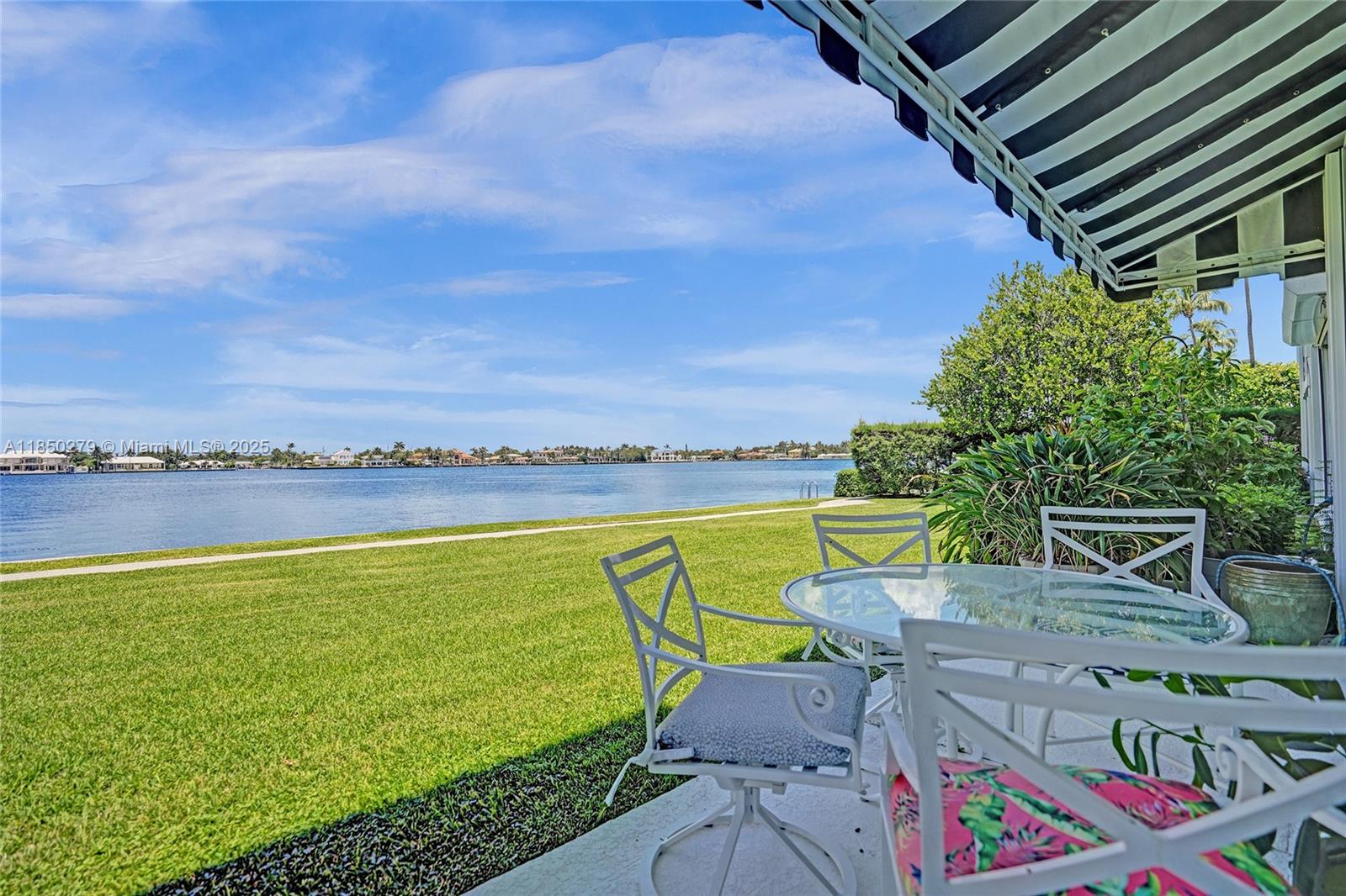 CHATEAU CHEVERNY IBIS ISL - Residential