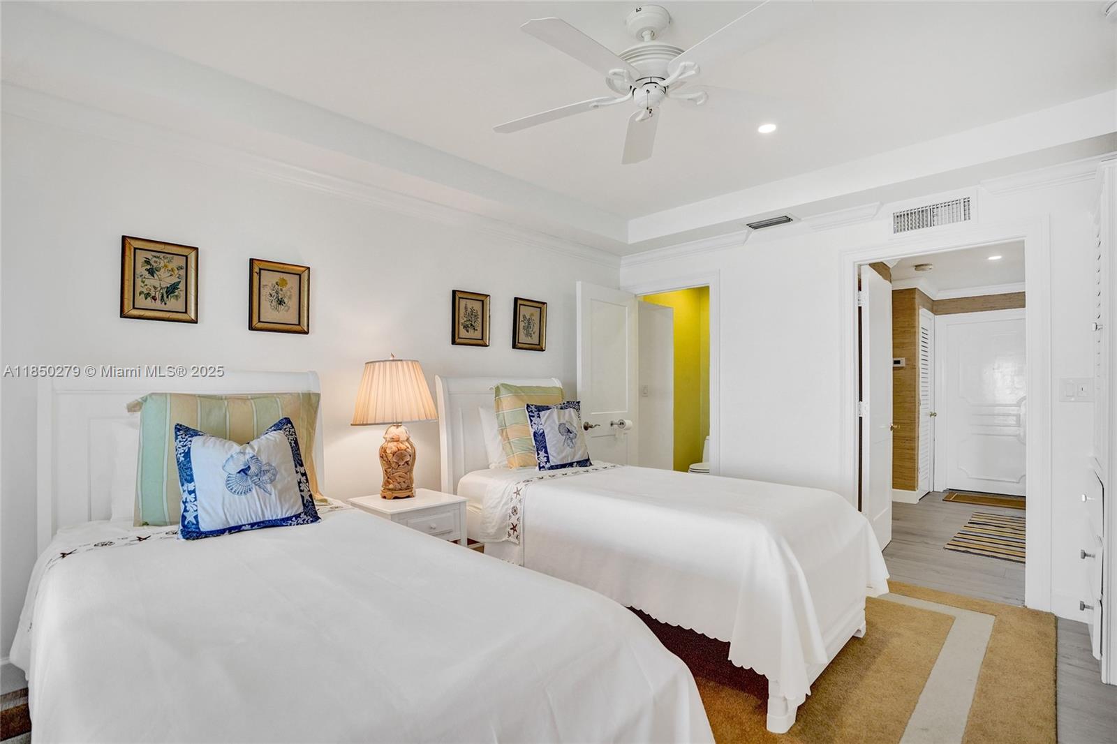 CHATEAU CHEVERNY IBIS ISL - Residential