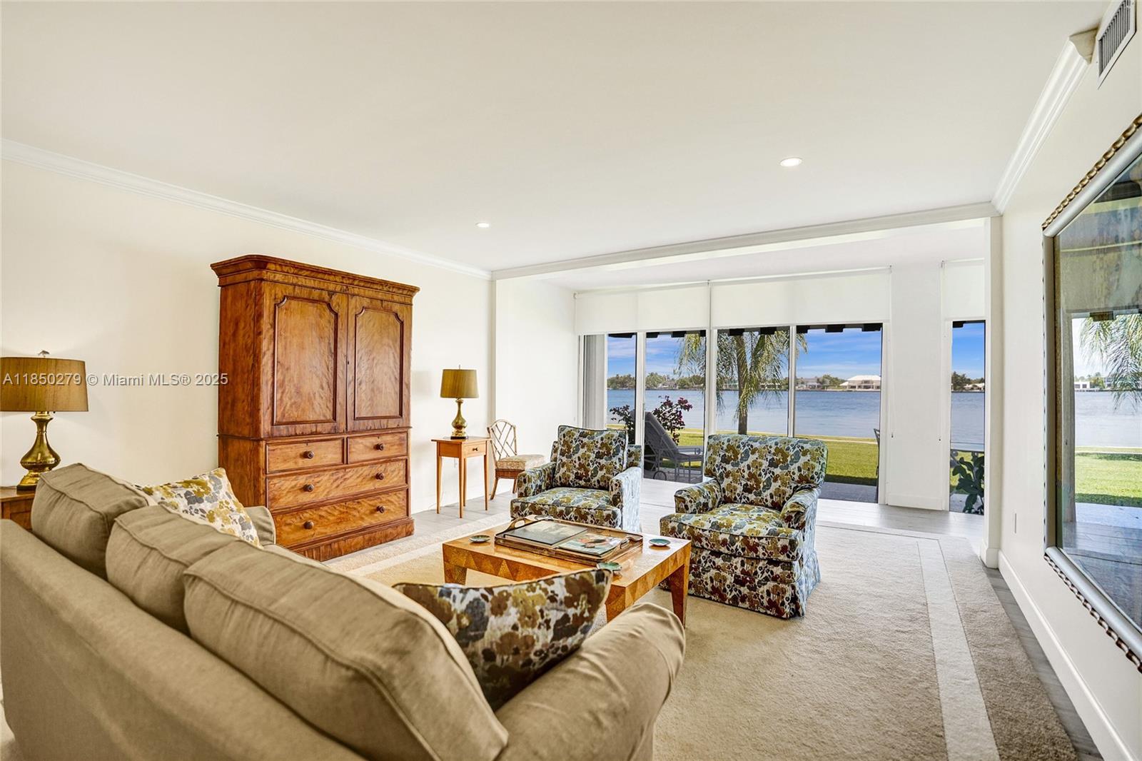 CHATEAU CHEVERNY IBIS ISL - Residential