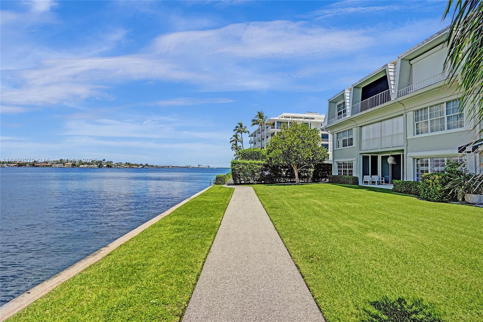 CHATEAU CHEVERNY IBIS ISL - Residential