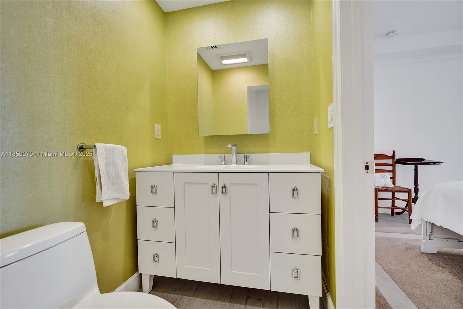 CHATEAU CHEVERNY IBIS ISL - Residential