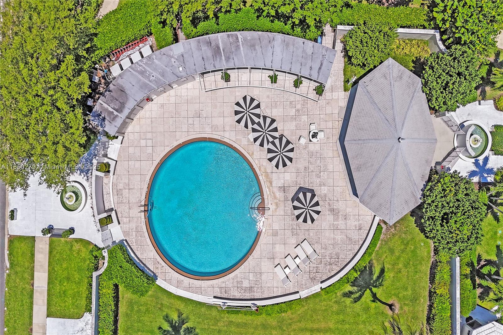 CHATEAU CHEVERNY IBIS ISL - Residential