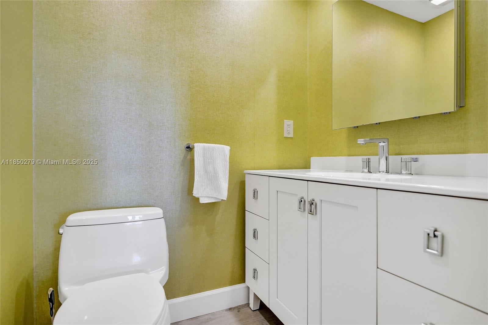 CHATEAU CHEVERNY IBIS ISL - Residential