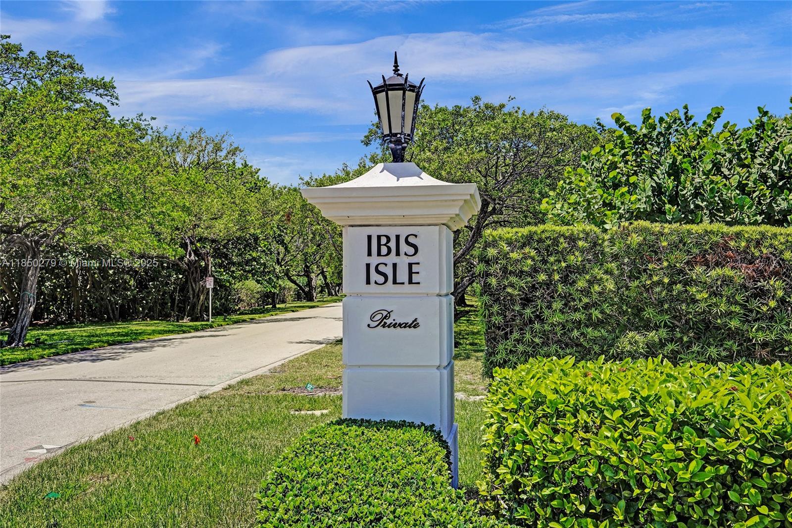 CHATEAU CHEVERNY IBIS ISL - Residential