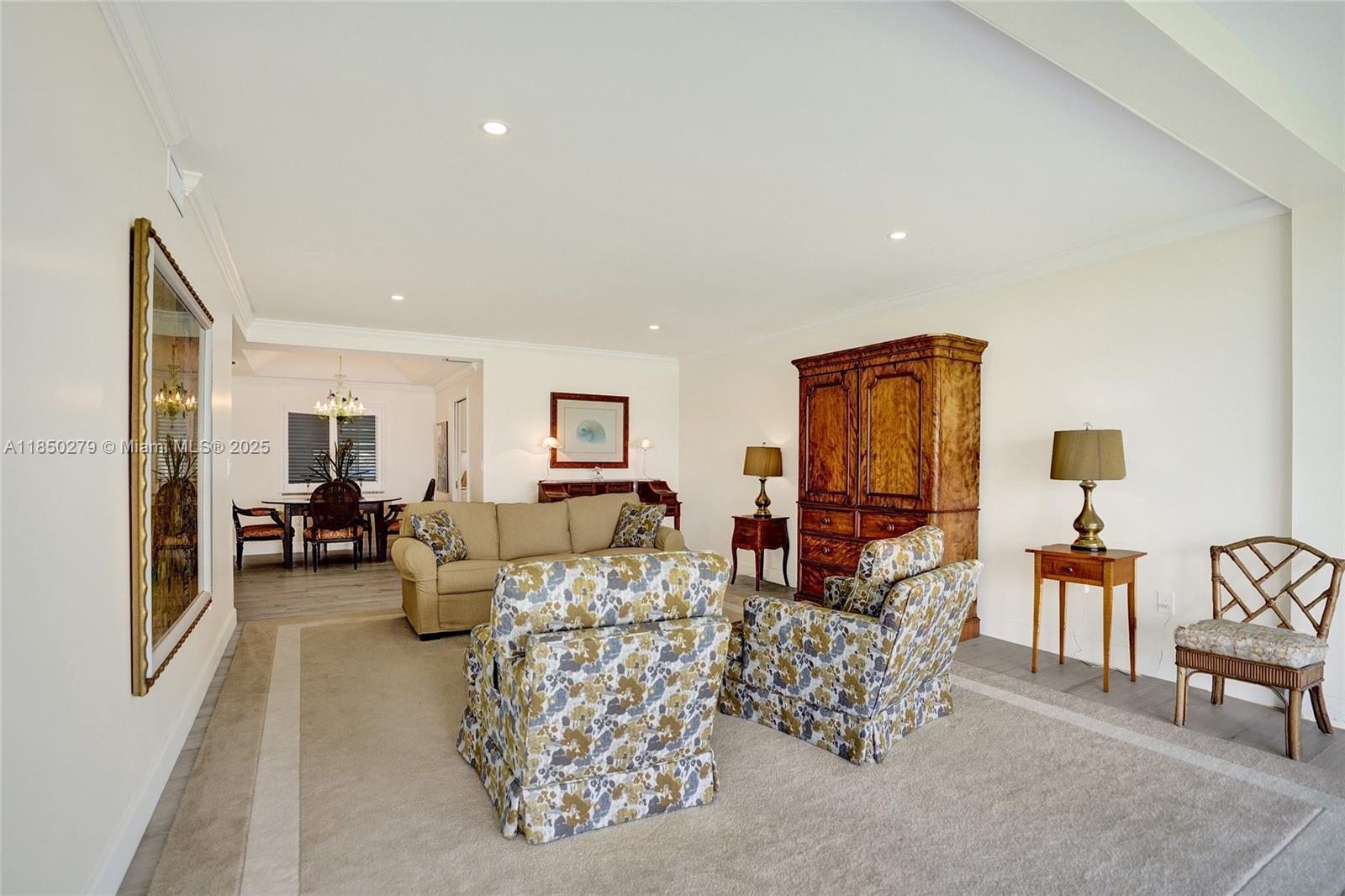CHATEAU CHEVERNY IBIS ISL - Residential