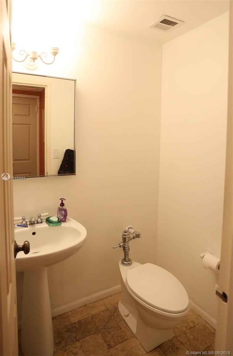 BISCAYNE 21 CONDO - Residential Lease