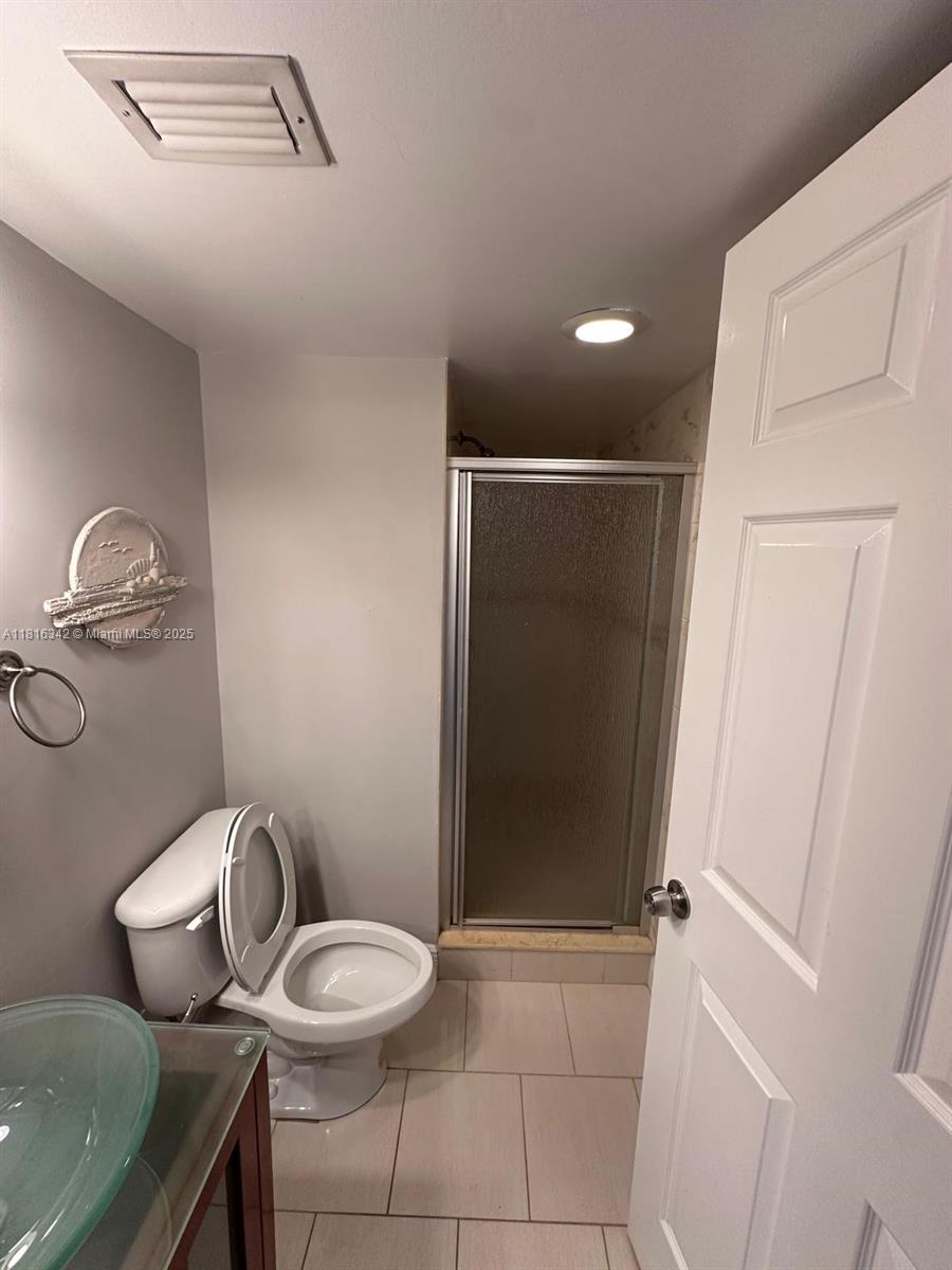 ISLE OF SANDALFOOT CONDO - Residential Lease