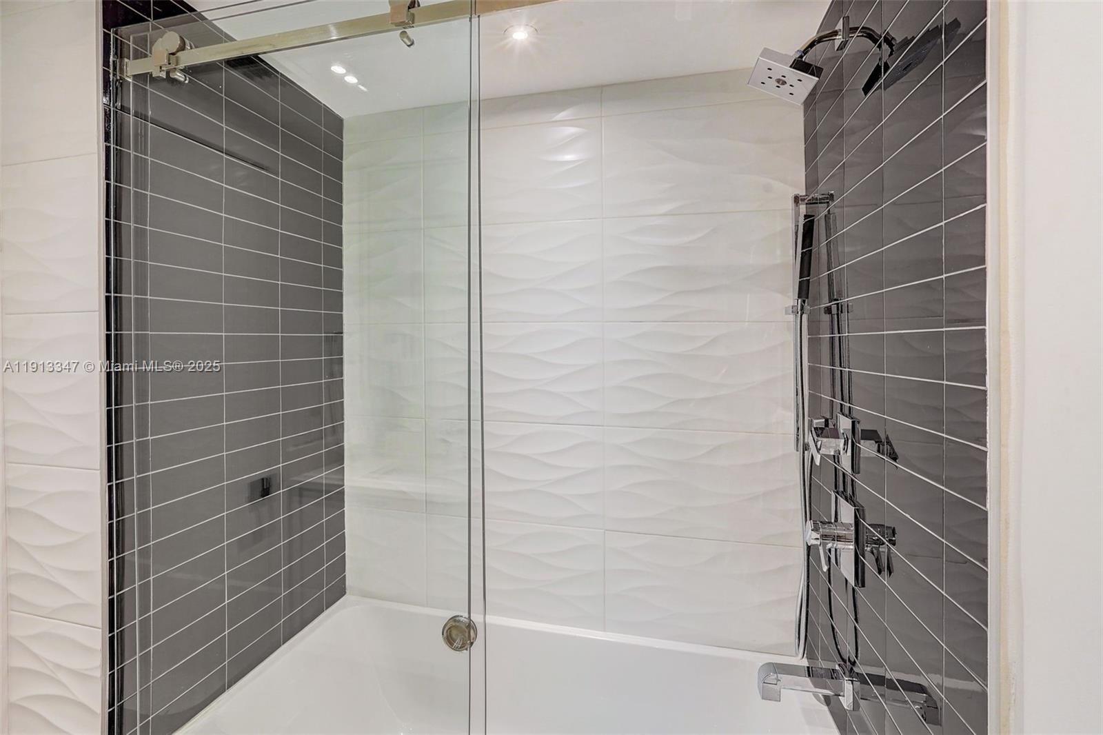 TERRACES NORTH TURNBERRY - Residential