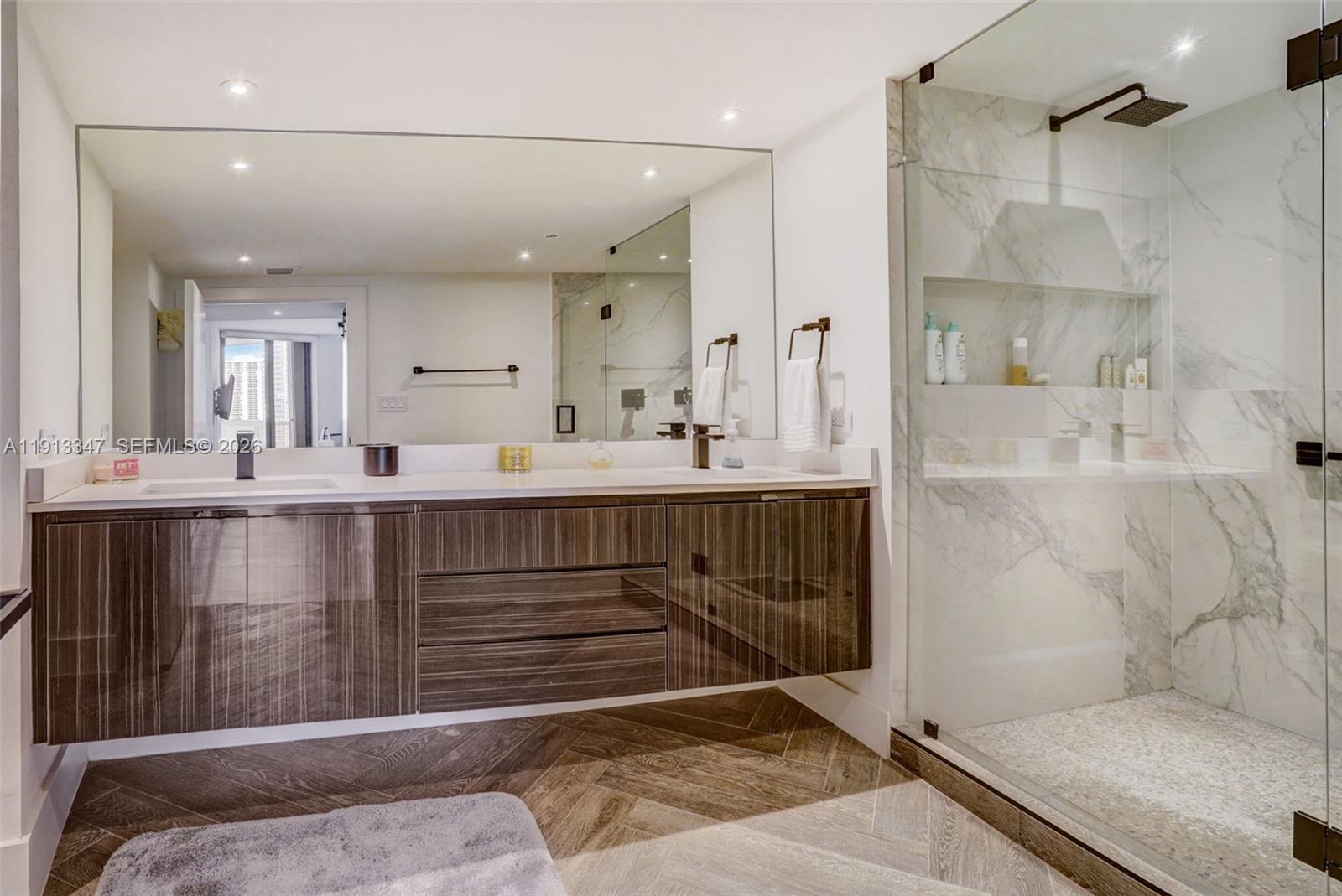 TERRACES NORTH TURNBERRY - Residential