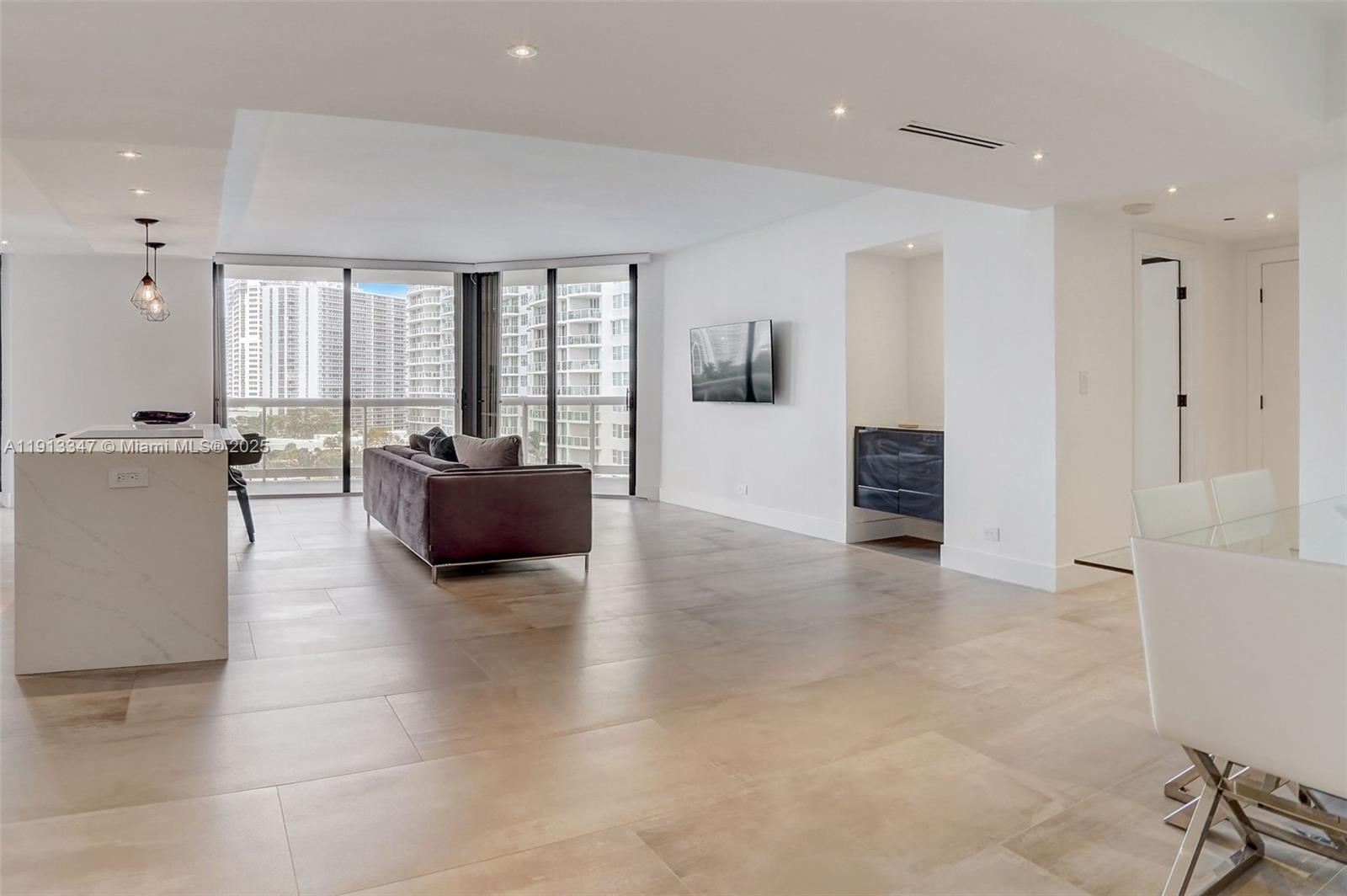 TERRACES NORTH TURNBERRY - Residential