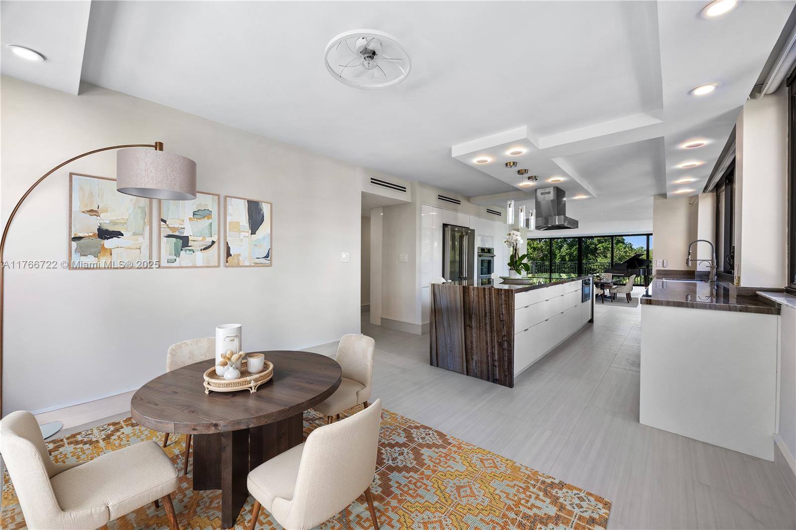 GABLES BATH CLUB APTS CON - Residential