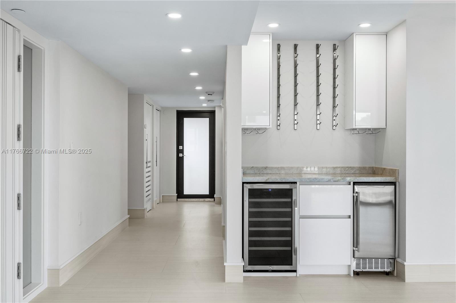 GABLES BATH CLUB APTS CON - Residential