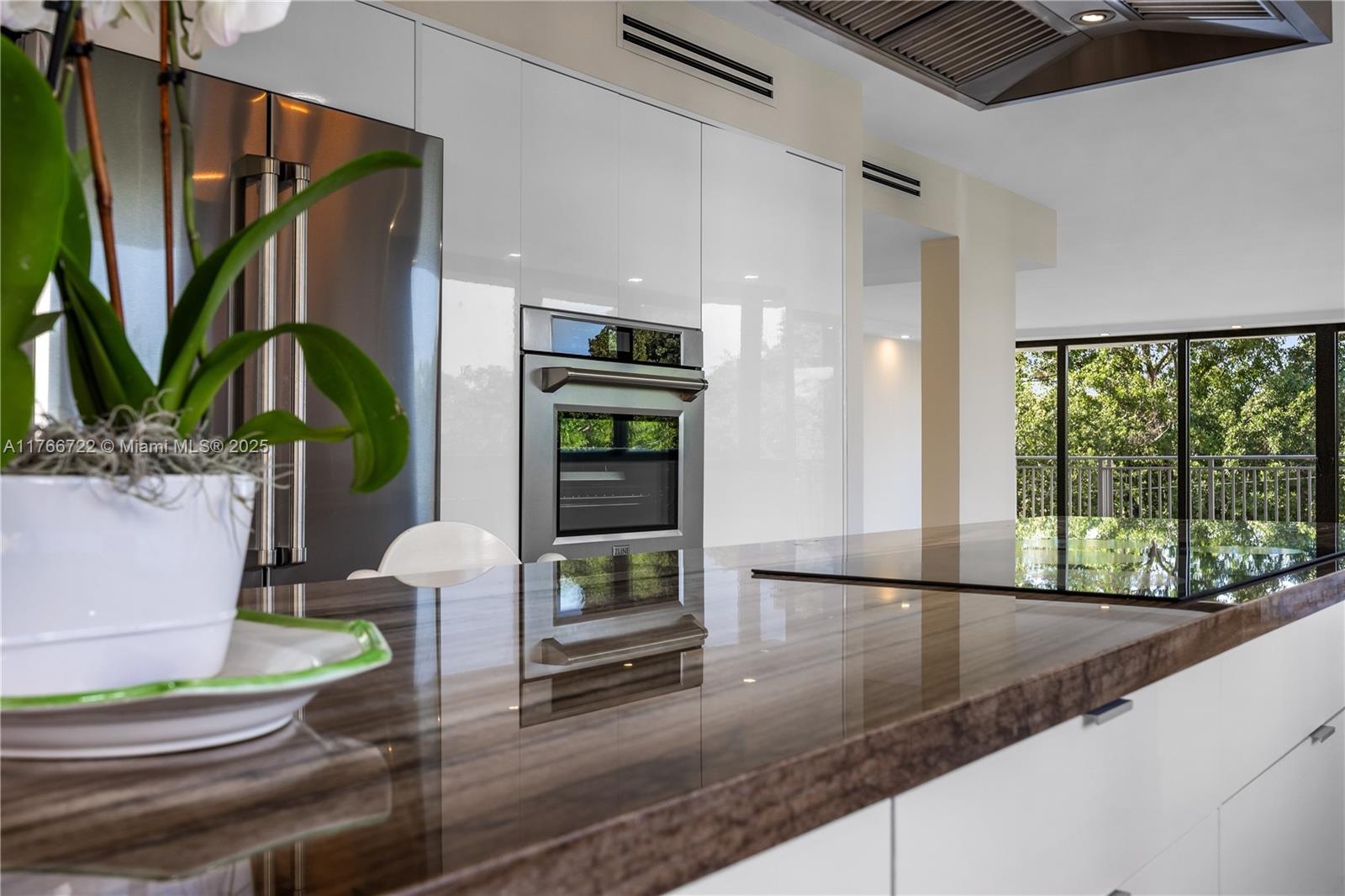 GABLES BATH CLUB APTS CON - Residential