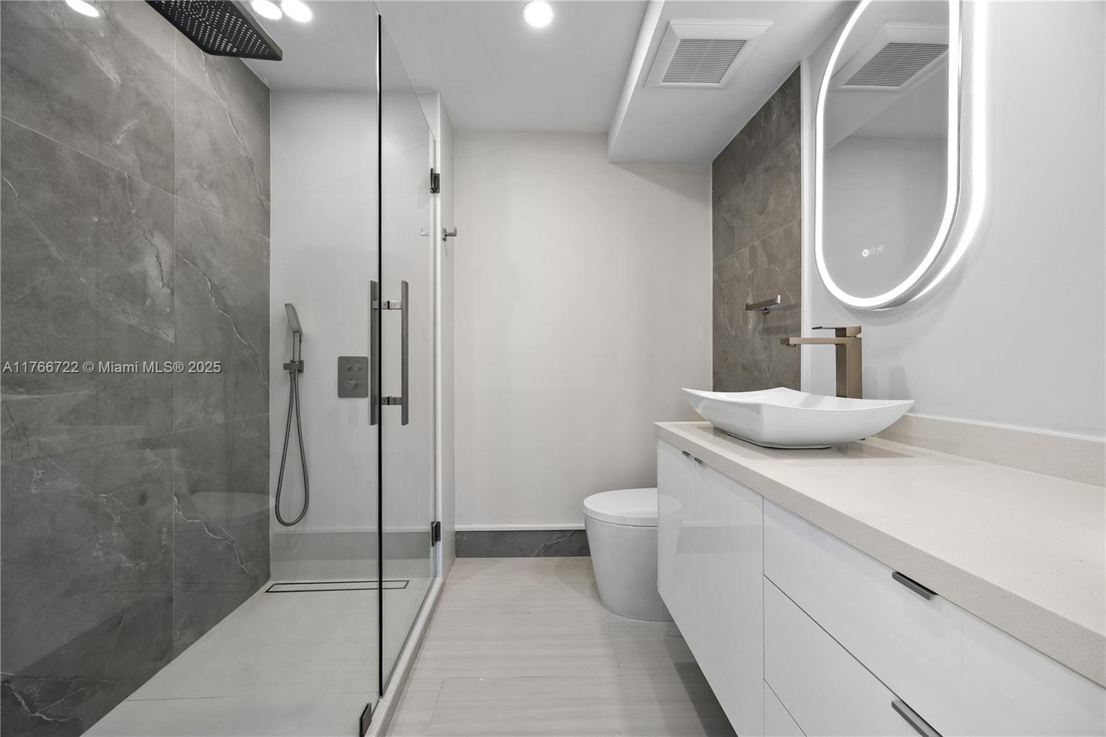 GABLES BATH CLUB APTS CON - Residential