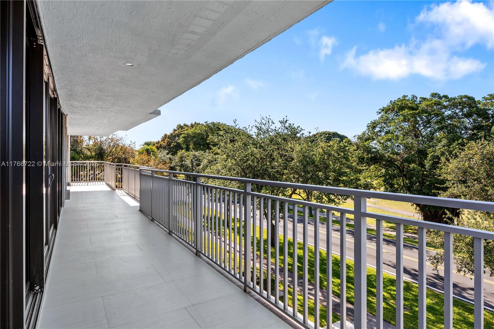 GABLES BATH CLUB APTS CON - Residential